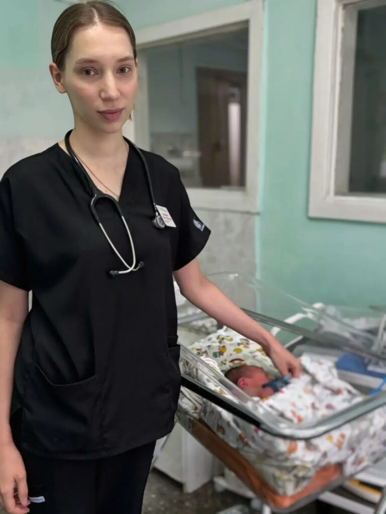 Коллектив Балашовской районной больницы продолжает пополняться новыми кадрами За прошедшие несколько недель в [ районную больницу] пришли на работу три молодых специалиста: Хмыров…
