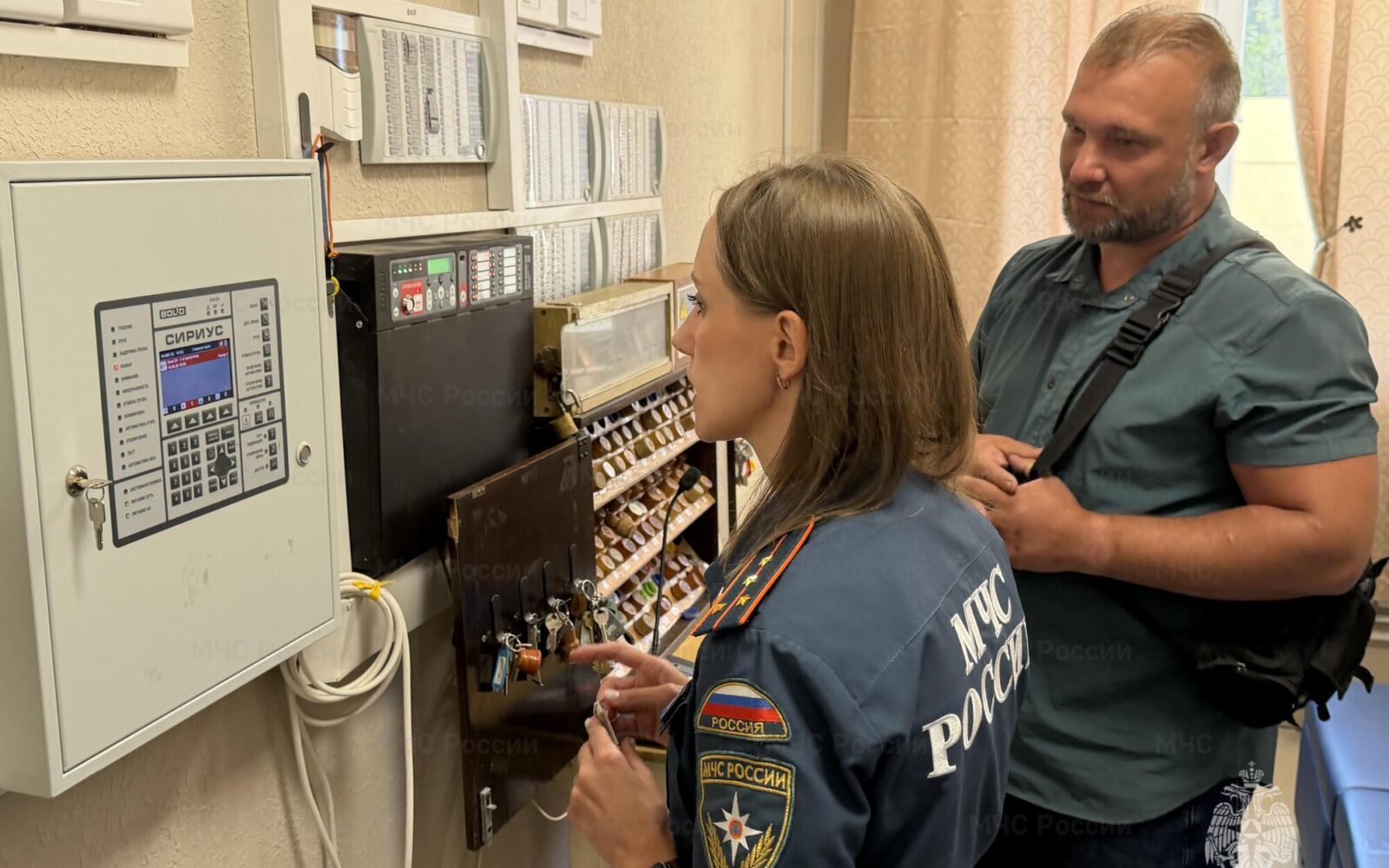 Инспекторы государственного пожарного надзора проводят профилактические визиты в школах региона