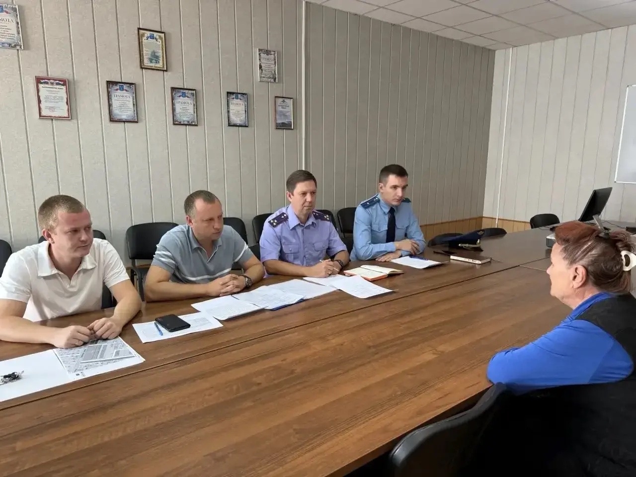 В администрации района состоялся личный прием семей участников СВО ➡️Во встрече приняли участие начальник следственного отдела по Волжскому району Александр Филатов. и и.о. замест…