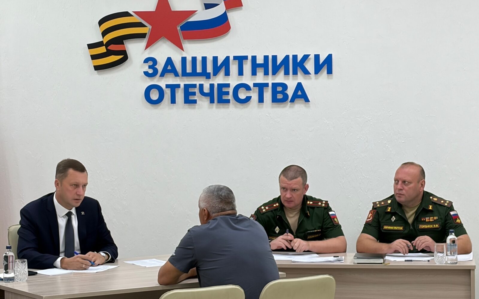 Сегодня, в первую субботу месяца, губернатор Саратовской области Роман Бусаргин провел прием участников специальной военной операции и членов их семей. Мероприятие прошло на базе …