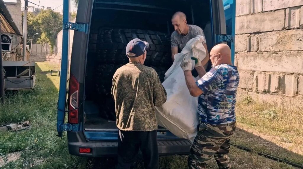Отправили в зону специальной военной операции очередную партию гуманитарного груза для наших военнослужащих. Передали защитникам все самое необходимое: запчасти для автомобилей, с…