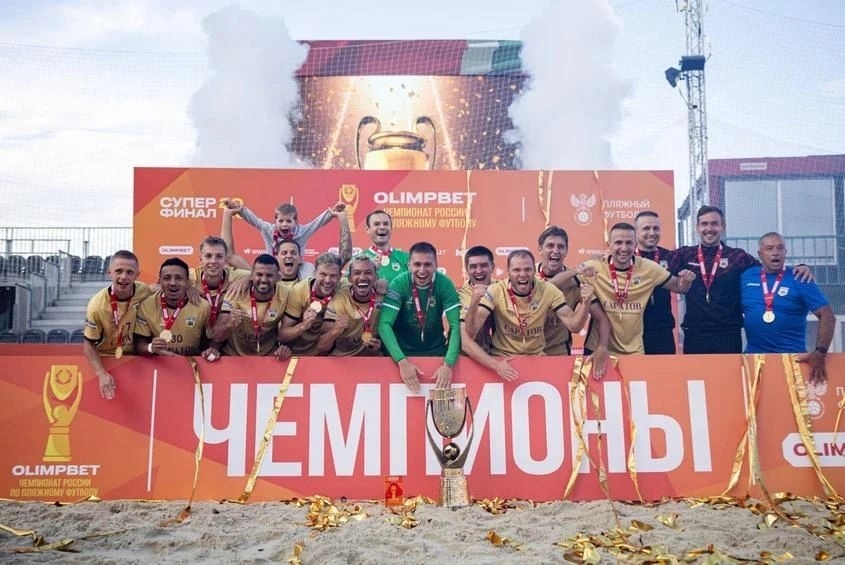 Наша команда «Саратов» стала чемпионом России по пляжному футболу впервые в истории! В решающем матче Суперфинала чемпионата России саратовские спортсмены победили сборную Санкт-П…