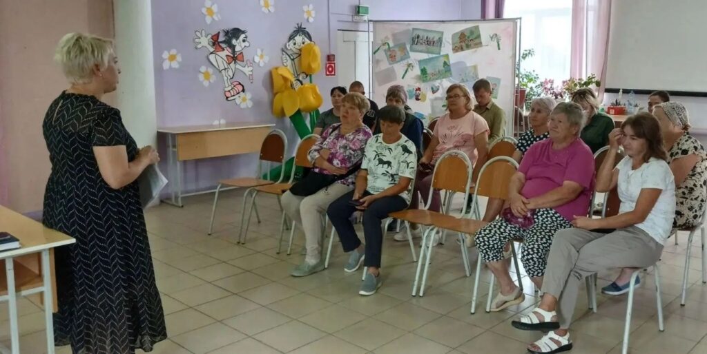 В населённых пунктах Красноярского муниципального образования продолжаются встречи с жителями. ⚡️Юлия Короткова предоставила жителям сел Ленинское, Старицкое доклад о проделанной …