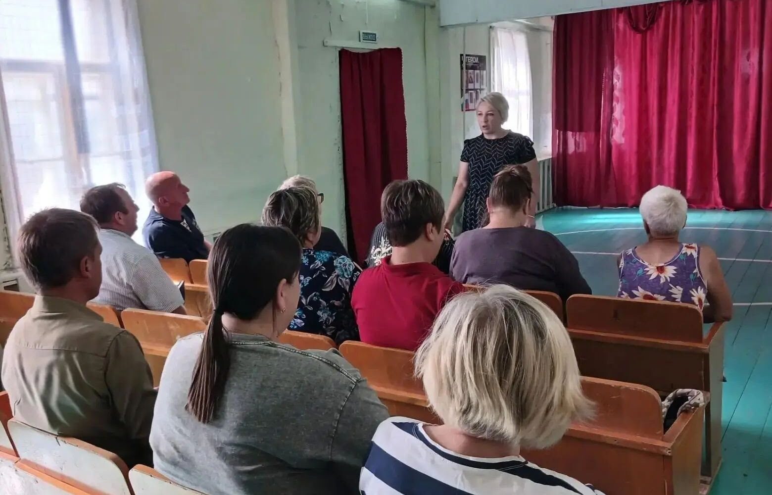 В населённых пунктах Красноярского муниципального образования продолжаются встречи с жителями. ⚡️Юлия Короткова предоставила жителям сел Ленинское, Старицкое доклад о проделанной …