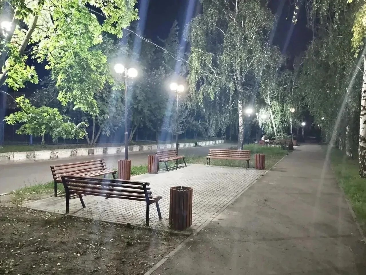 В Аткарске благоустроили сквер, посвященный 11-летней пионерке В этом году в городе Аткарске благоустроили несколько общественных и дворовых территорий в рамках федерального проек…