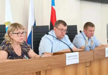 По поручению главы Энгельсского района Максима Леонова продолжается взаимодействие с ресурсоснабжающими организациями и управляющими компаниями по постановке общедомовых приборов …