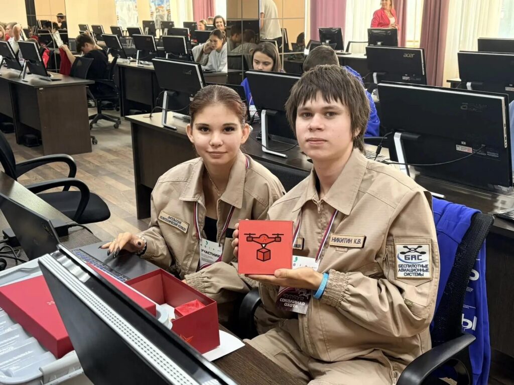 Студенты из Саратовской области вошли в пятерку лучших на чемпионате «Соколиная охота» В Ульяновске завершился IV Всероссийский чемпионат по беспилотным технологиям «Соколиная охо…