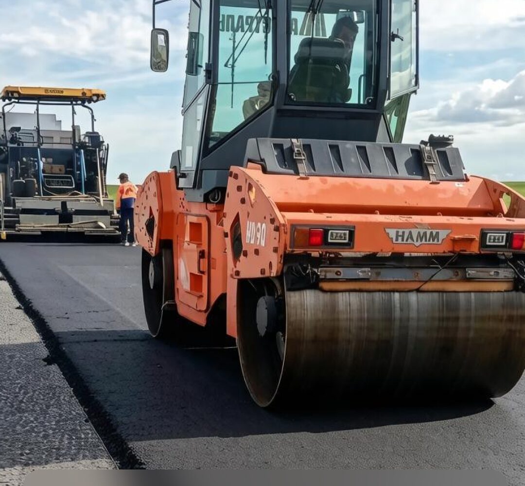 В 2027 году дополнительное финансирование получат поселки городского типа и рабочие поселки Саратовской области. На ремонт местных дорог направят порядка 100 миллионов рублей, соо…