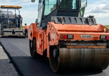 В 2027 году дополнительное финансирование получат поселки городского типа и рабочие поселки Саратовской области. На ремонт местных дорог направят порядка 100 миллионов рублей, соо…