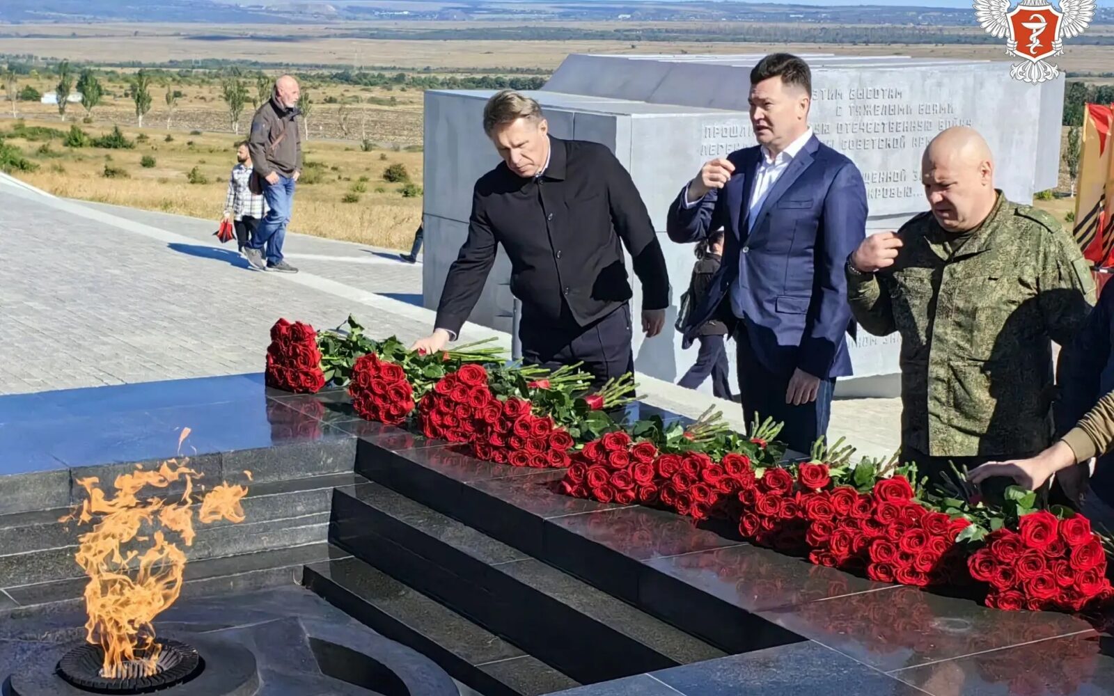 Михаил Мурашко почтил память советских воинов, освободивших Донбасс В рамках рабочей поездки в Донецкую Народную Республику Министр здравоохранения РФ Михаил Мурашко вместе с перв…