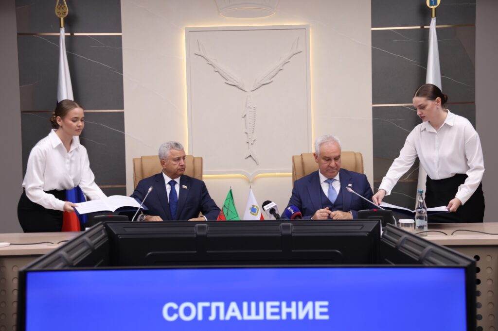 ️Саратовская областная Дума и Законодательное Собрание Запорожской области заключили межпарламентское соглашение о сотрудничестве. Подписи под документом поставили спикеры заксобр…