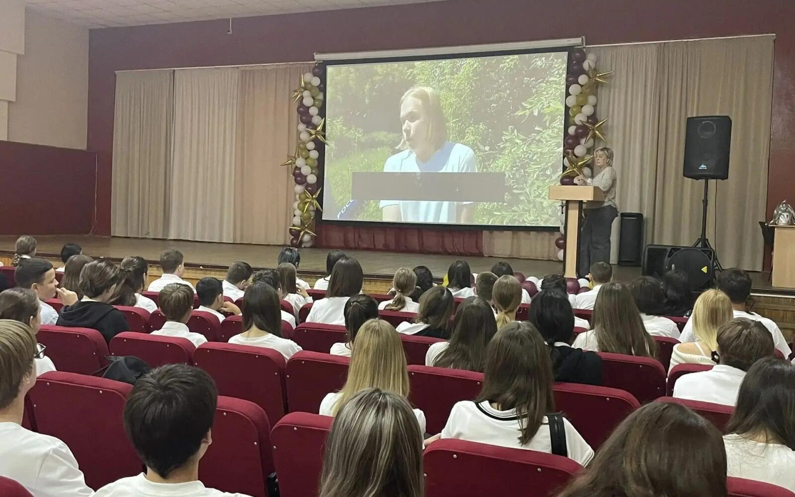 В энгельсских школах стартовали лекционные мероприятия антинаркотической направленности В школах Энгельса стартовал цикл антинаркотических лекций, и занятие в СОШ № 33, которое пр…