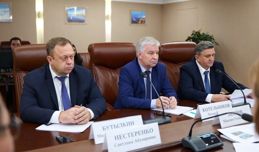 С начала года в Саратове, Энгельсе и Балакове демонтировали почти 3 тысячи рекламных конструкций и нестационарных объектов, которые закрывали обзор автомобилистам, пешеходам или б…