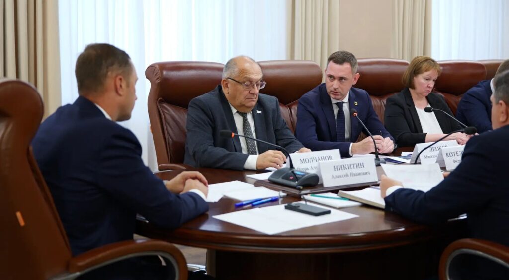 С начала года в Саратове, Энгельсе и Балакове демонтировали почти 3 тысячи рекламных конструкций и нестационарных объектов, которые закрывали обзор автомобилистам, пешеходам или б…