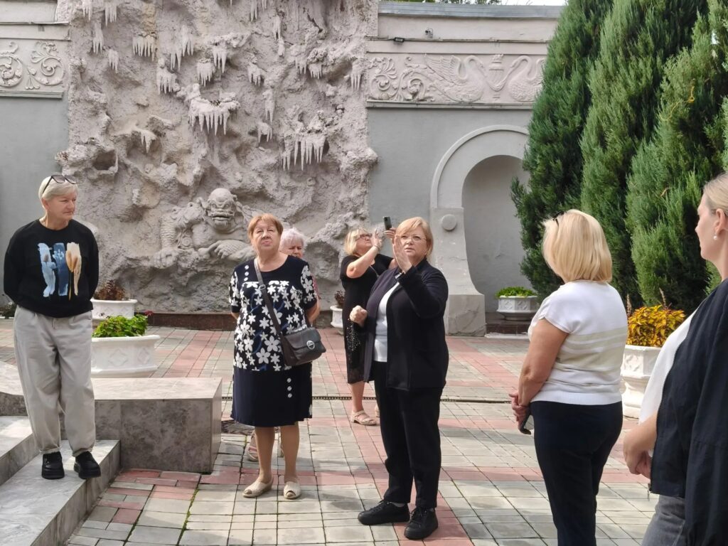 Продолжаем реализацию проекта «Красота спасет мир» Благотворительный фотопроект «Красота спасет мир», был организован саратовским филиалом Государственного фонда «Защитники Отечес…