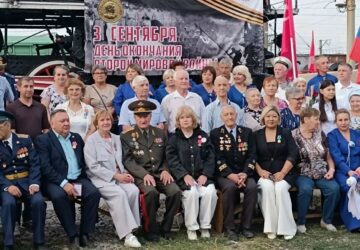 🇺♥️Депутат Собрания депутатов ЭМР Лариса Ким посетила мининг-концерт, посвящённый Победе советских войск над милитаристской Японией и окончания Второй мировой войны, который торже…