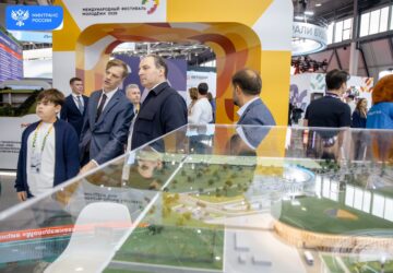 Константин Пашков посетил Международный фестиваль молодежи Первый замминистра транспорта осмотрел стенды тематического трека «Магистрали будущего». Центральной частью экспозиции с…