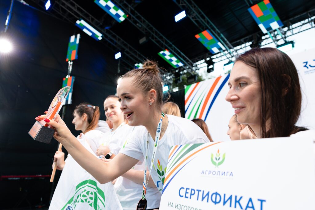 В Ставропольском крае наградили победителей «Земли спорта» и «АгроЛиги» Несколько дней захватывающих соревнований и ярких эмоций – и главные призы нашли своих обладателей. ⭐ Награ…