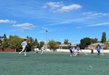 Спортивные выходные балашовцев: футбол и самбо ⚽️ 12 и 13 сентября на стадионе «Олимп» в Балашове состоялся турнир по мини-футболу среди 8 мужских команд, приуроченный ко Дню горо…