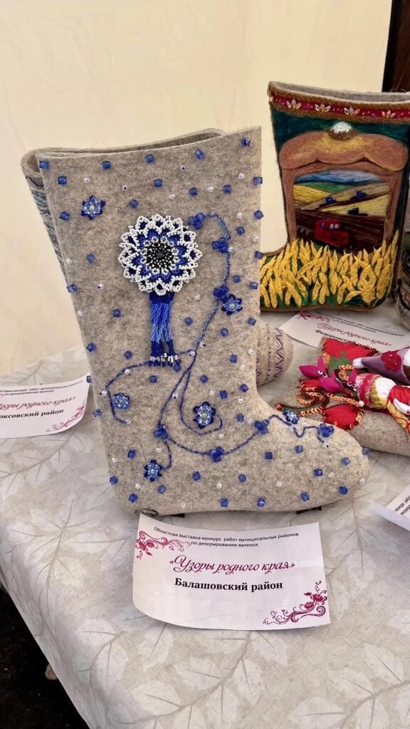 Фольклорный ансамбль «Млада» сельского Дома культуры села Хопёрское под руководством Елены Коземировой завоевал диплом I степени на XXV Областном смотре-конкурсе исполнителей наро…