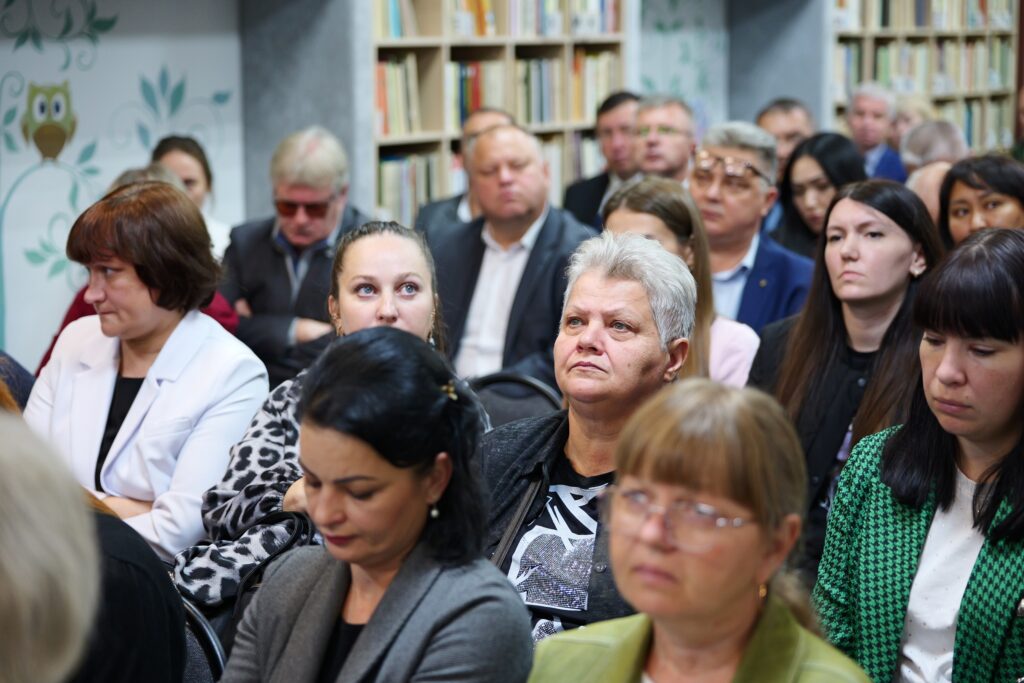 В Энгельсе посетил семью нашего участника СВО, чтобы вручить защитнику почетный знак Губернатора Саратовской области «За мужество и отвагу». Боец сейчас в отпуске и проводит все э…