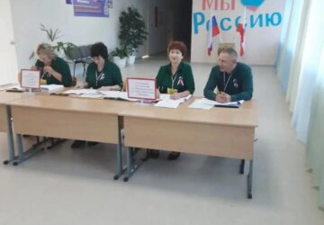 В Вольском районе стартовало трехдневное голосование. Сегодня, 18 сентября, в Вольском муниципальном районе распахнули свои двери 70 участковых избирательных комиссий. В течение т…
