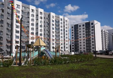 В контексте формирования стратегии развития строительной отрасли обозначал, что ключевым направлением остается комплексное развитие территорий. Этот механизм предполагает возведен…
