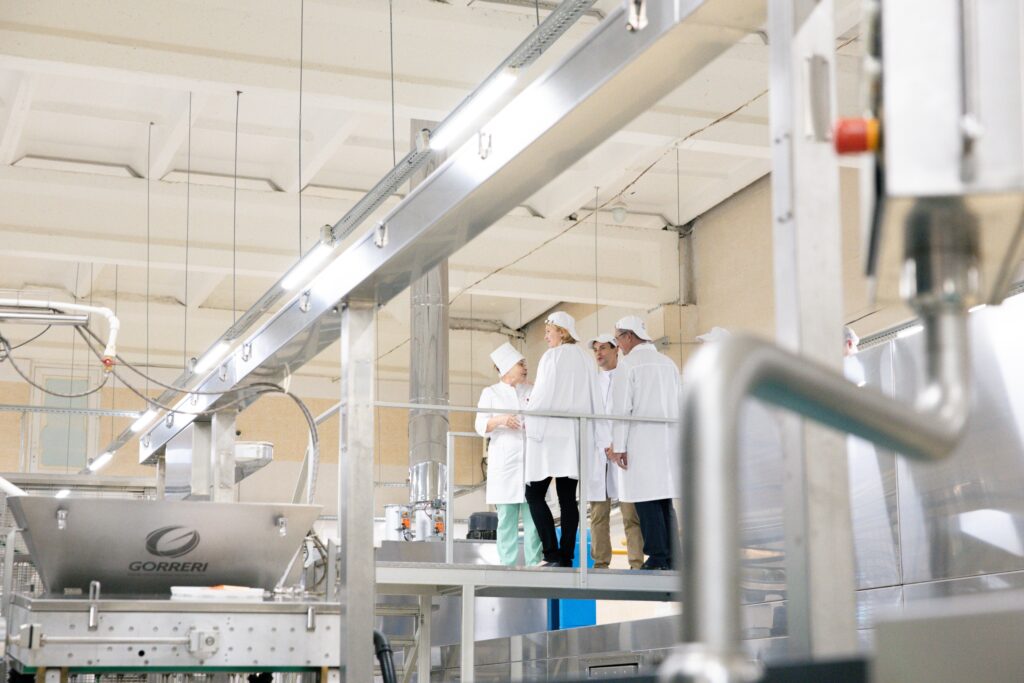Оксана Лут посетила ряд агропредприятий Пензенской области 🐟 Агротуристический комплекс «Кольчуга» ▫ Комплекс создан на базе фермерского хозяйства при грантовой поддержке Минсельх…