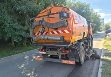 Силами МБУ "Дорстрой" мероприятия по благоустройству в Ленинском районе продолжаются. Специалисты в круглосуточном режиме осуществляют ручную и механизированную уборку прилотковой…