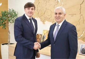 Министр просвещения РФ Сергей Кравцов поздравил Марата Камболова с победой на досрочных выборах Президента Республики Южная Осетия. «Искренне поздравляю Марата Аркадьевича Камболо…