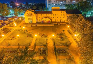 В День города в Балашове в рамках фестиваля «Театральное Прихопёрье» зрители увидели два ярких спектакля В Театральном парке балашовские артисты показали музыкально-поэтический сп…