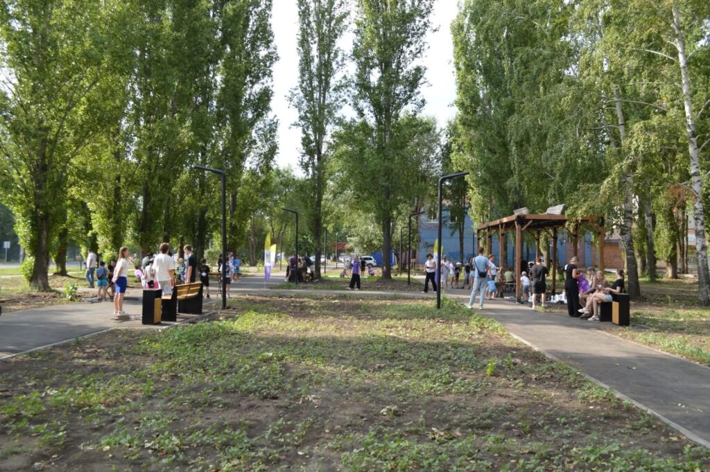 В Балаково создали новый сквер на месте пустыря В этом году в Балаково благодаря федеральному проекту «Формирование комфортной городской среды» был создан новый сквер. ✔ Обществен…