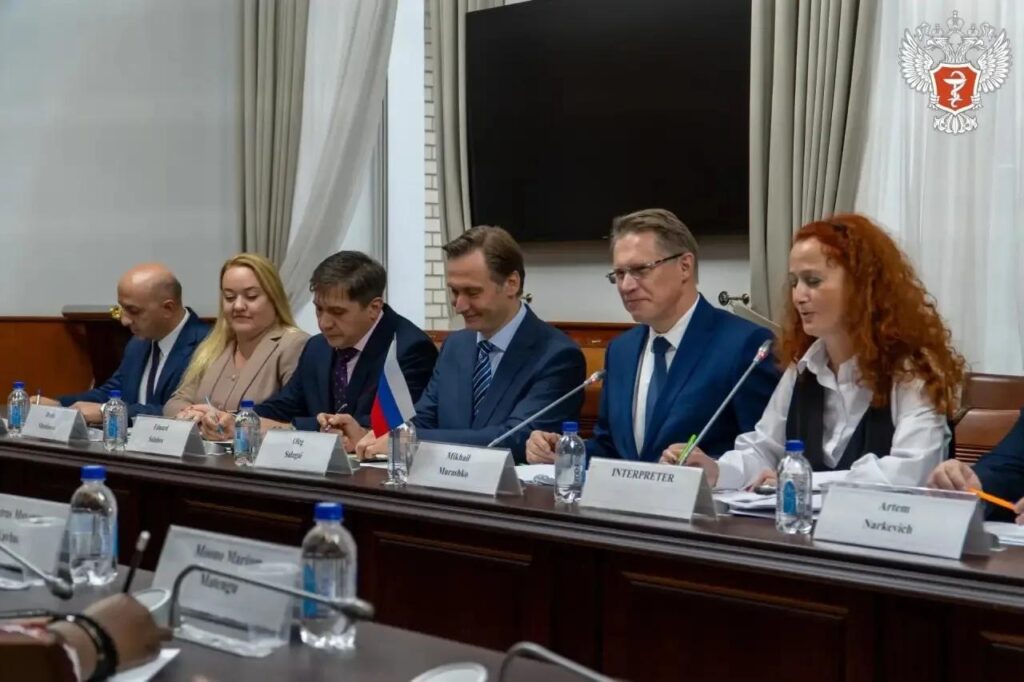 🇺🇳🇦 Россия и Намибия укрепляют сотрудничество в сфере здравоохранения Министр здравоохранения РФ Михаил Мурашко и заместитель министра здравоохранения и социальных служб Республик…