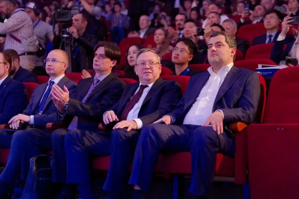 В НИУ МГСУ состоялась пленарная сессия «Технологическое лидерство в строительной отрасли» Пленарная сессия проходит в рамках IV Международного научно-практического симпозиума «Буд…