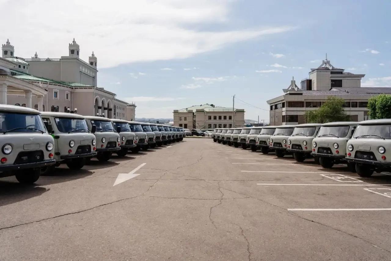 Медицинские организации Республики Бурятии получили 26 новых автомобилей. По данным территориального органа Росздравнадзора по Республике Бурятия, благодаря Федеральному проекту М…