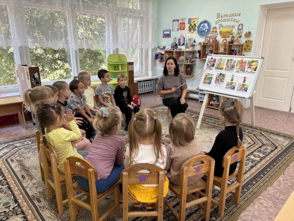 В Балашовском районе проходит неделя безопасности дорожного движения С 21 по 27 сентября проходит Всероссийская неделя безопасности дорожного движения. В детских дошкольных учрежд…