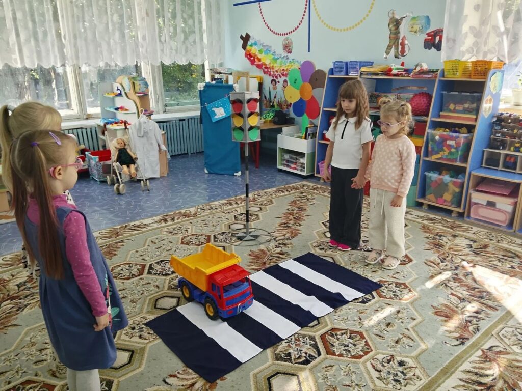 В Балашовском районе проходит неделя безопасности дорожного движения С 21 по 27 сентября проходит Всероссийская неделя безопасности дорожного движения. В детских дошкольных учрежд…